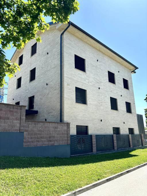 Villa Moste 3-Free Parking&Pool, Ev Station Ljubljana Eksteriør billede